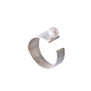 Modern Pearl ring